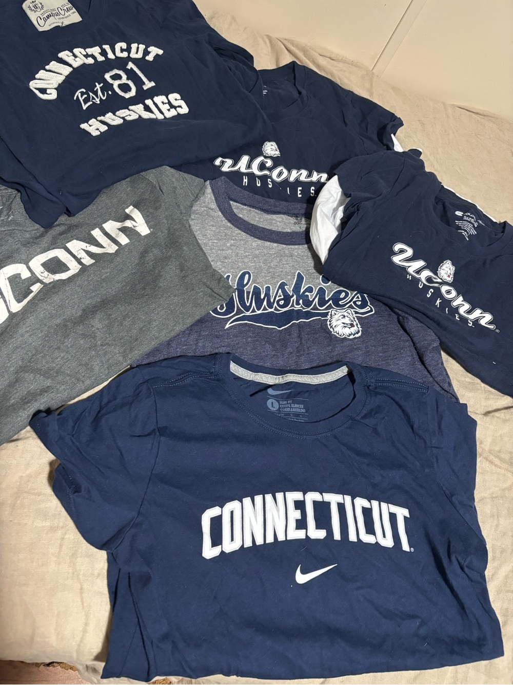 COLLEGE MERCH PACK DEAL UCONN Connecticut Huskies Navy